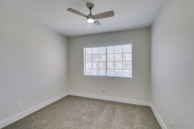 Building Photo - WHITNEY RANCH FRESHLY UPDATED 4 BEDROOM HOME WITH LARGE BACKYARD