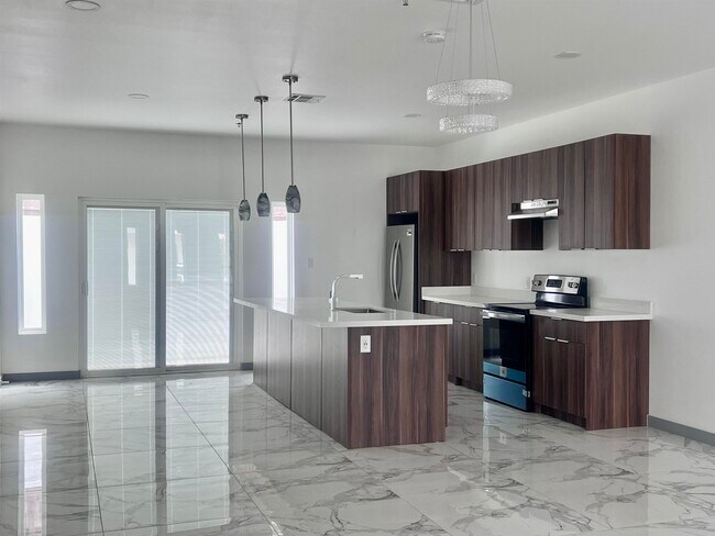 Building Photo - 1011 Emerald Valley Dr