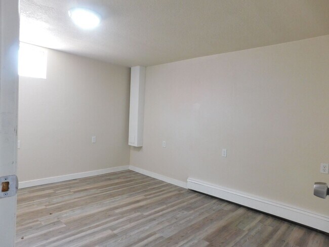 Building Photo - 1340 Orchard Ave
