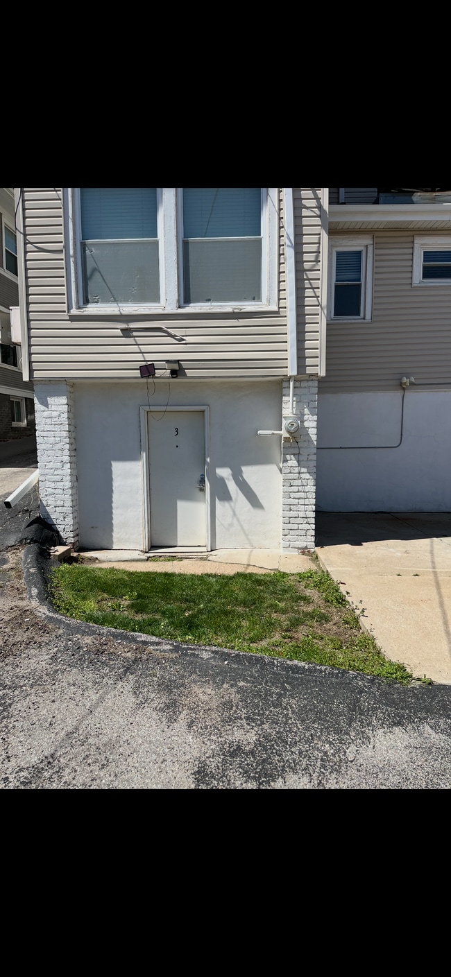 Building Photo - 111 S 38th St