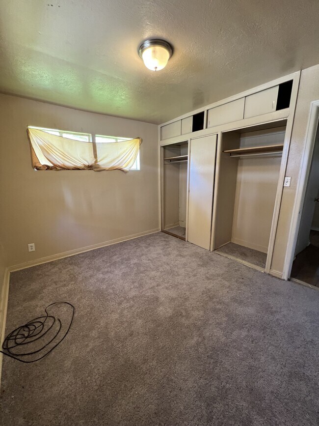 Building Photo - 1720 Fairway St