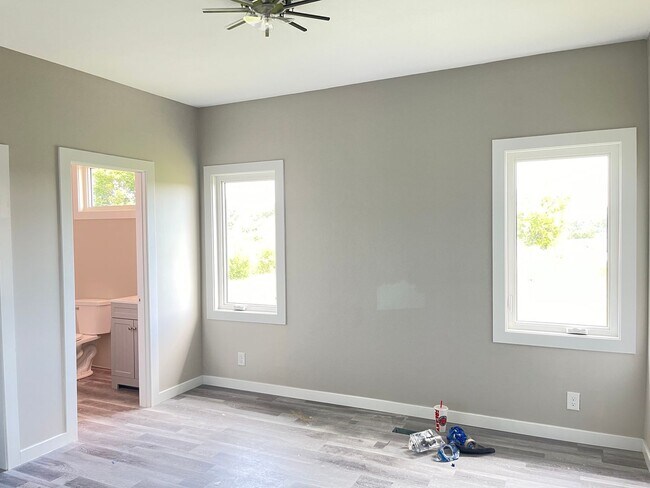Building Photo - Newly rebuilt house in the heart of Elkhorn