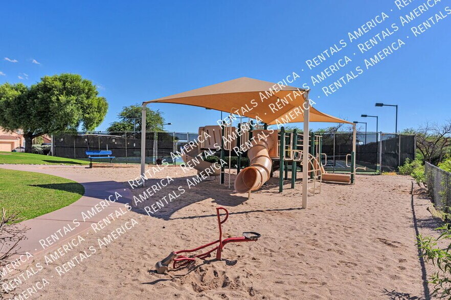 Building Photo - 3460 W Sky Ridge Loop