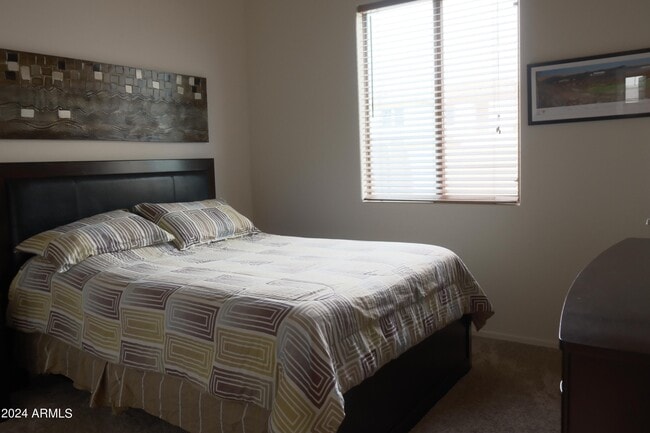 Building Photo - 18428 W Summer Haven Dr