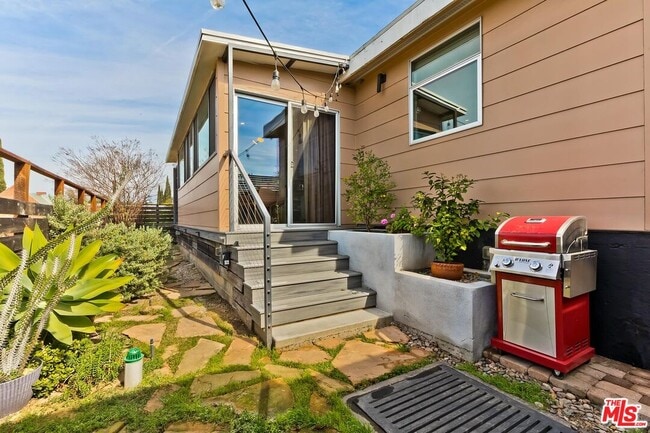 Building Photo - 3121 Verdugo Pl