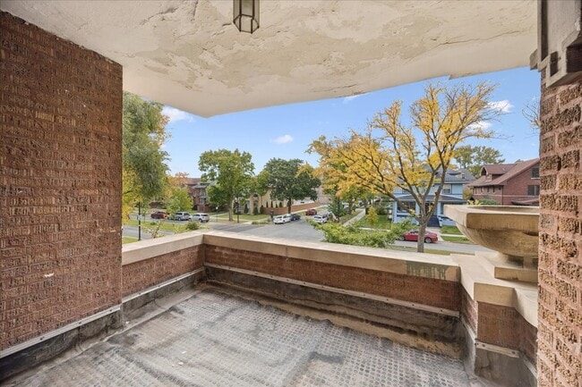 Building Photo - 5902 W Midway Park