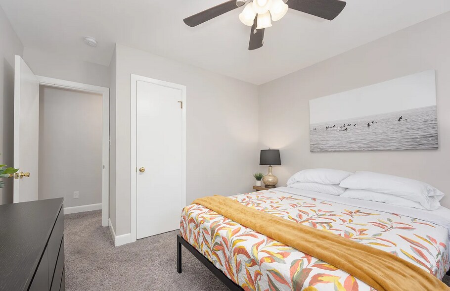 primary bed - 412 Belvedere St
