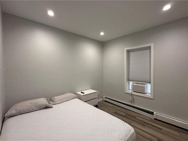 Building Photo - 29 Ann St