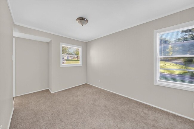 Building Photo - 115 Spring Garden Dr