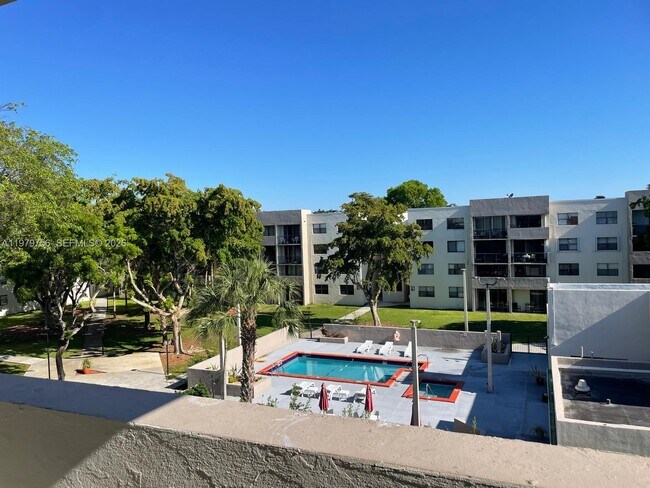 Building Photo - 8002 SW 149th Ave