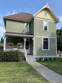 Building Photo - 545 Maple St