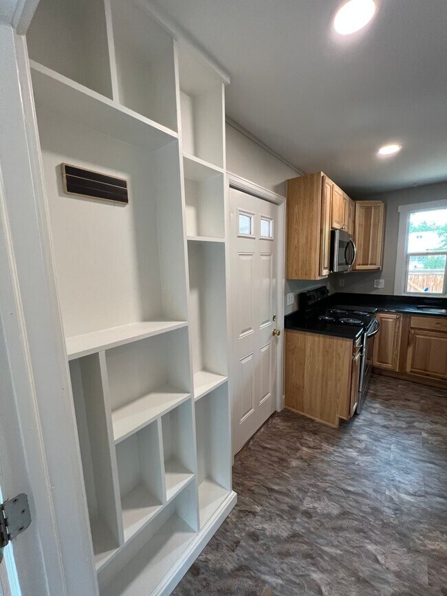 Building Photo - Corner-Lot Bungalow Close to Old Town Fort Collins!