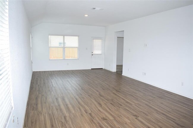 Building Photo - 5808 Bianca Dr