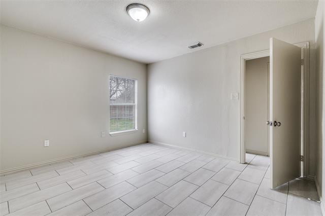 Building Photo - 7909 Wanebe Dr