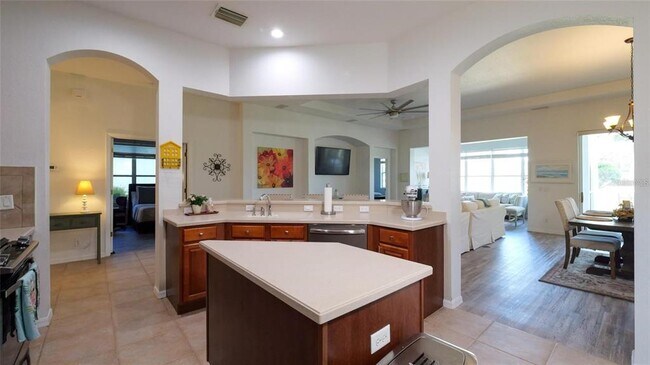 Building Photo - 443 Noble Faire Dr