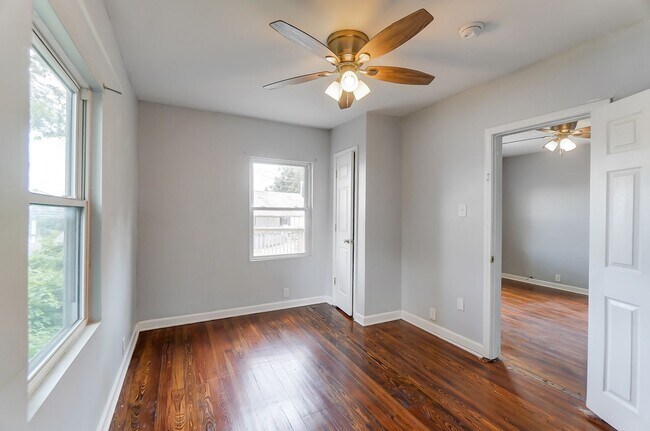 Building Photo - 2 Bedroom, 1 Bath