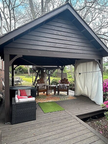 Building Photo - 118 Humphrey St