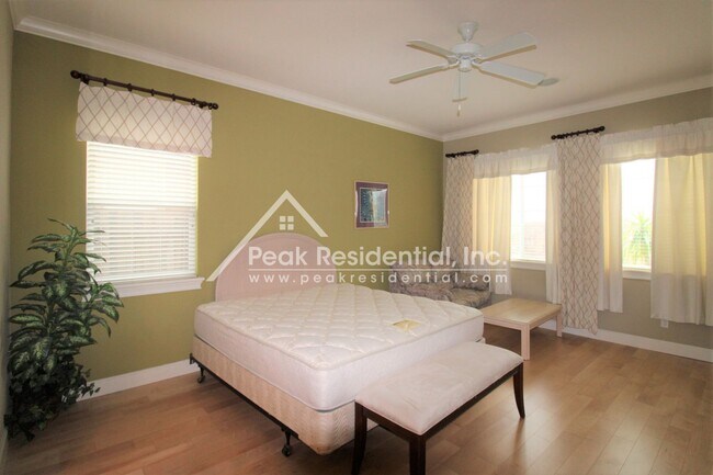 Building Photo - Very Nice 3bd/2ba With Bonus Room Elk Grove House with 2 Car Garage!