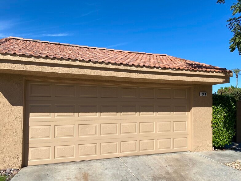 Building Photo - 44249 Portofino Ct