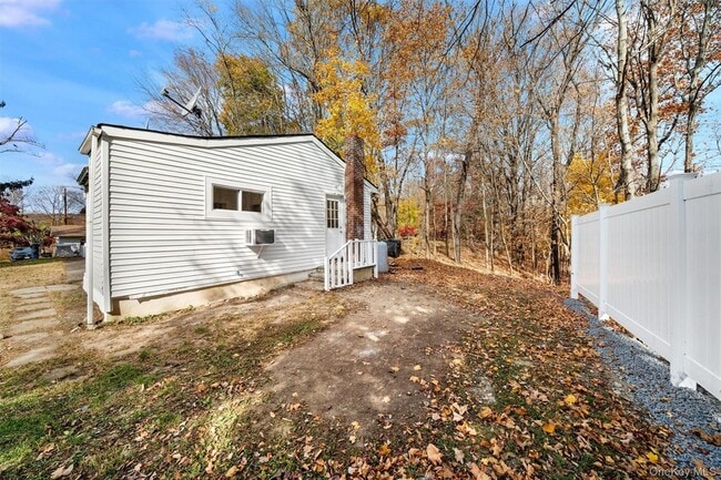 Building Photo - 164 Pine Hill Rd