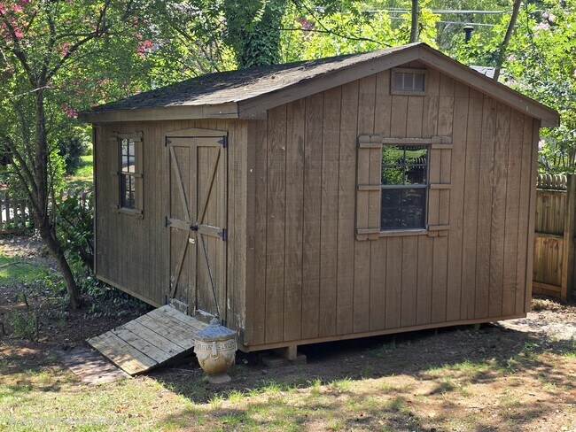 Building Photo - 3703 Hickory Hill Dr