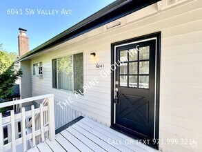 Building Photo - Upstairs Two Bedroom in Beaverton