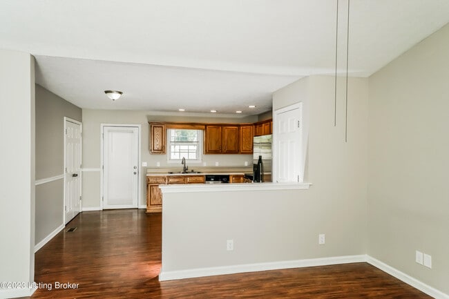 Building Photo - 8906 Greenmoore Dr