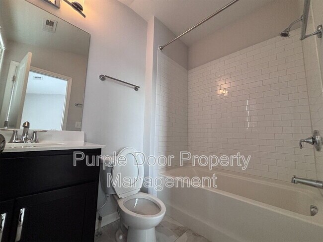 Building Photo - 745 Hamilton Cir SE