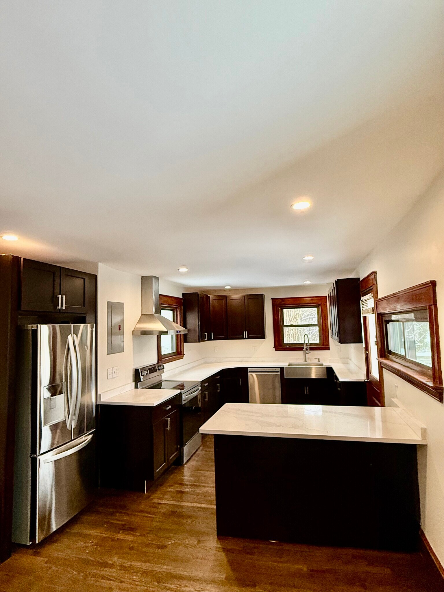 Building Photo - 215 Pearl St