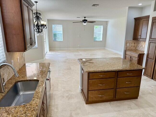 Building Photo - 6509 Stonehurst Cir