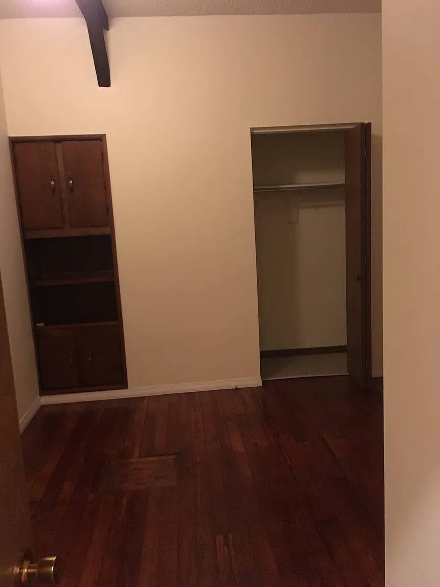 Building Photo - 1313 East Walnut