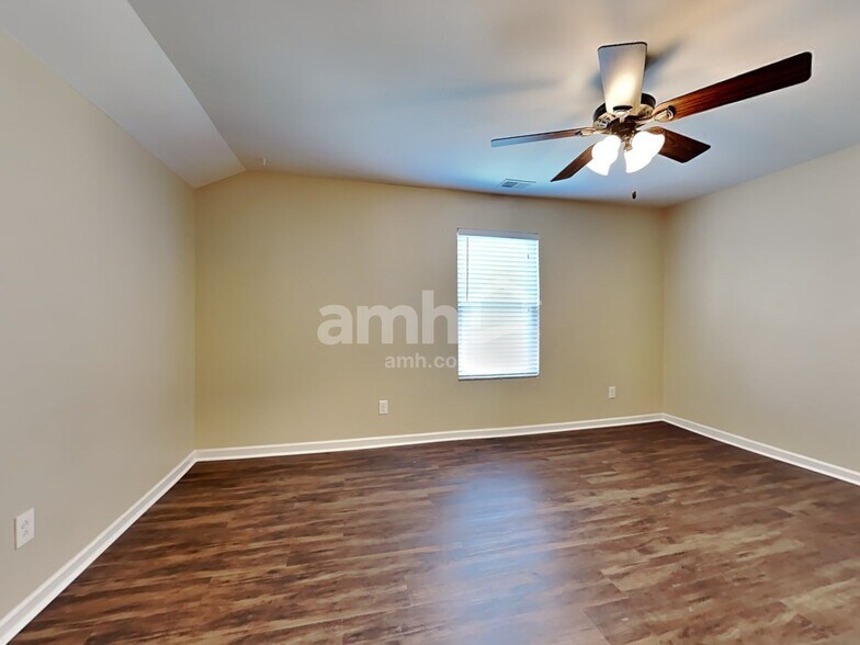 Building Photo - 266 Decatur Dr