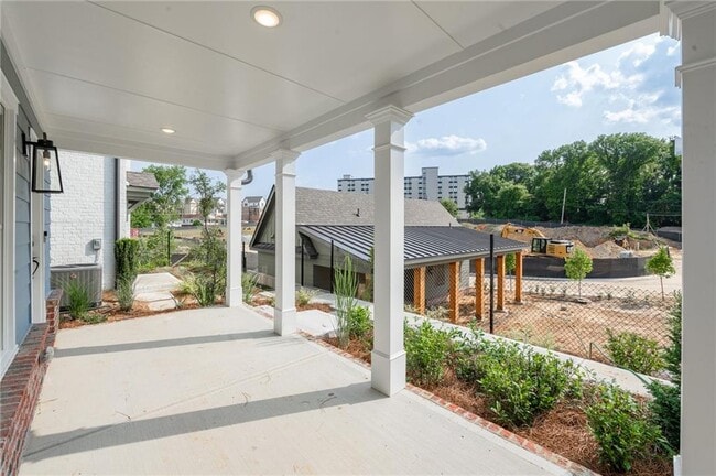 Building Photo - 3272 Stillwood Dr