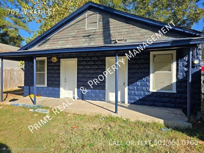 Primary Photo - 709 W 44th St