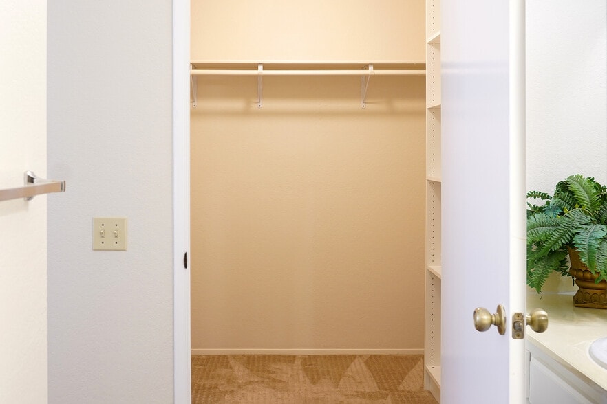 Building Photo - 4095 Rosenda Ct