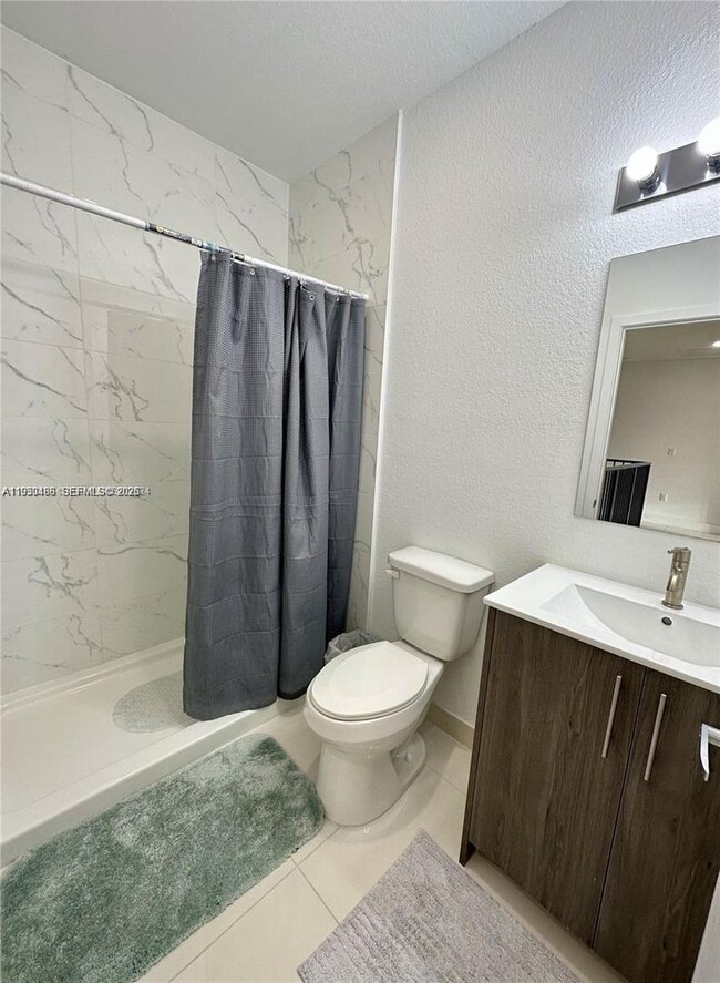 Building Photo - 306 NW 11th Ct