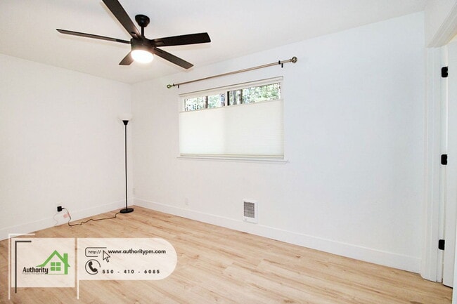 Building Photo - 30522 Sleepy Hollow Dr