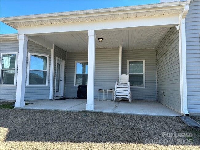 Building Photo - 7681 Tanglewood Wy