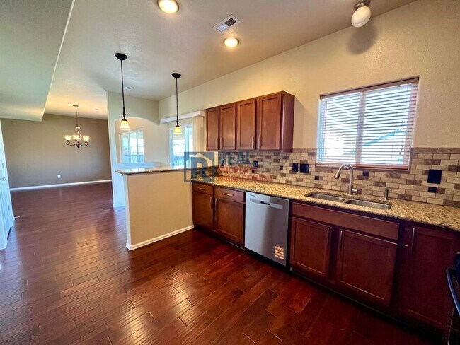 Building Photo - 10276 Deer Meadow Cir
