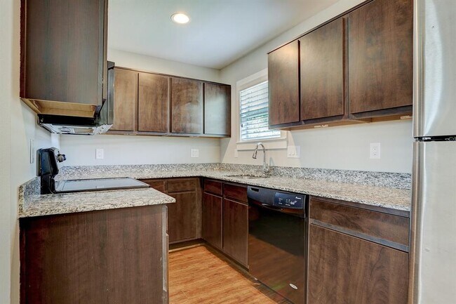 Building Photo - 3611 Murworth Dr