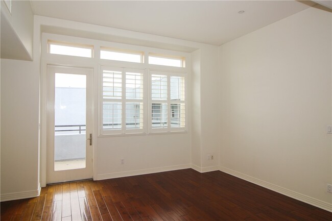 Building Photo - 7100 Playa Vista Dr