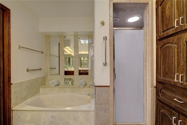 Building Photo - 301 Canvasback Dr