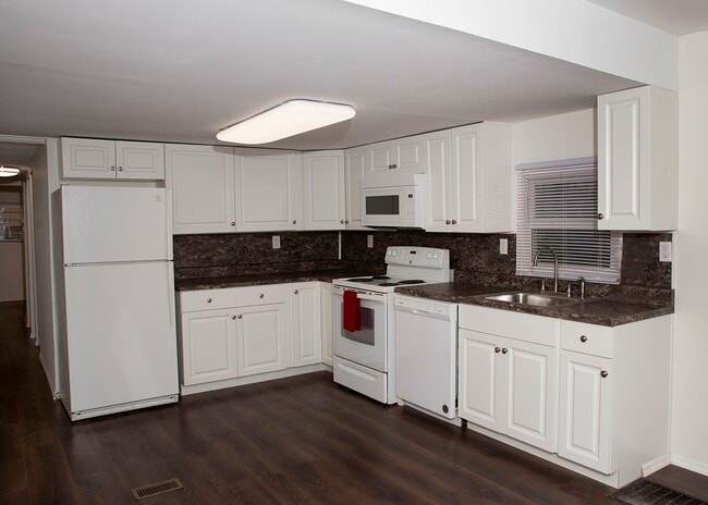Building Photo - 4620 Plum St