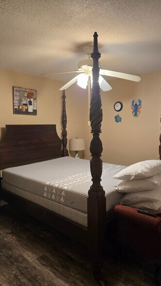 Master Bedroom - 1356 Glenns Bay Rd