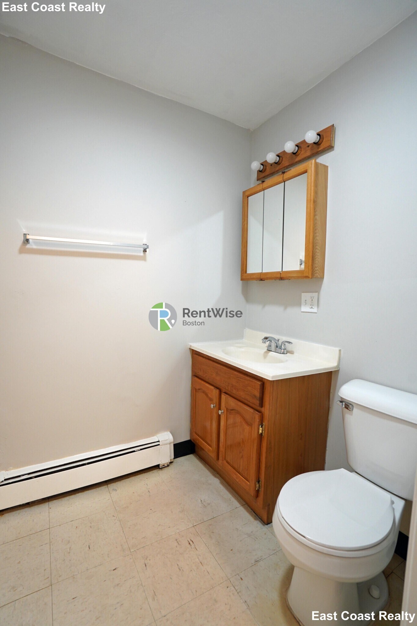 Building Photo - 21 Linden St