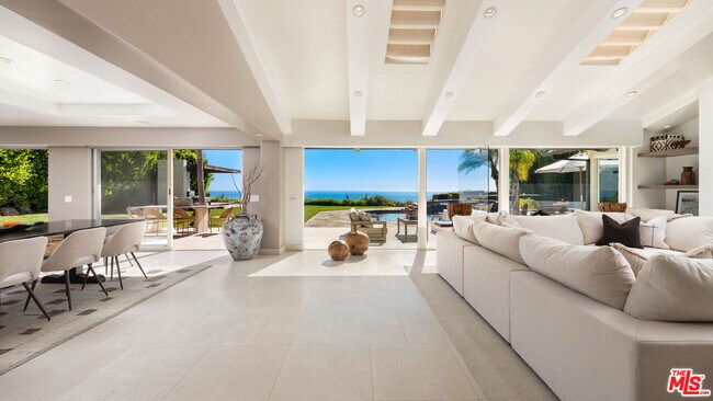 Building Photo - 29020 Cliffside Dr