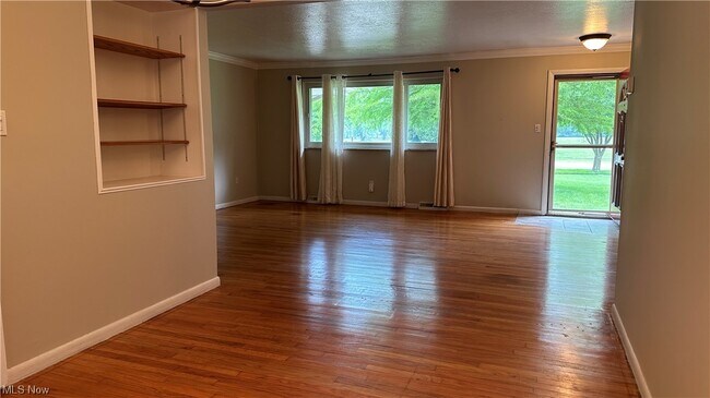 Building Photo - 4960 W Park Dr