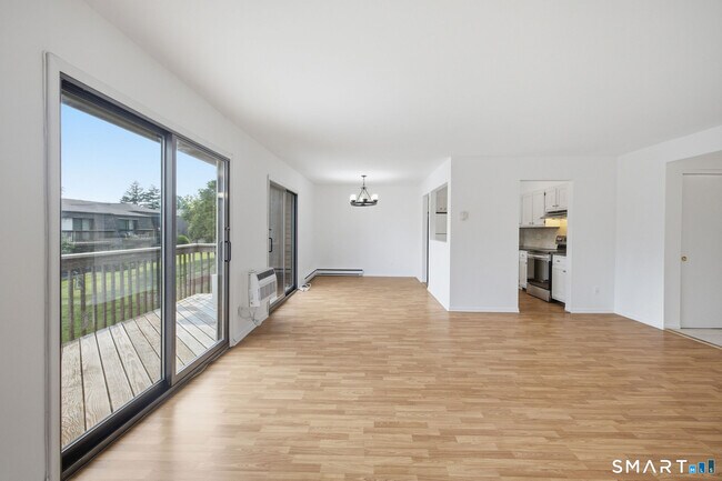 Building Photo - 255 Strawberry Hill Ave