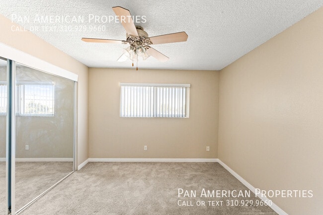 Building Photo - 15443 Van Buren St