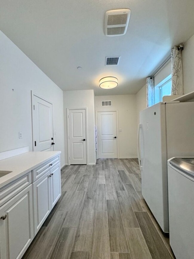 Building Photo - 4 bedroom single story Spencers Crossing h...